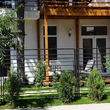 Cube * إيفوري نورد